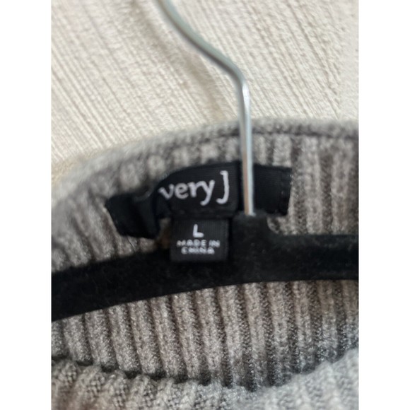 Flared Sleeve, Turtleneck Sweater Gray, Size Large. Bows on Sleeves - Picture 5 of 6